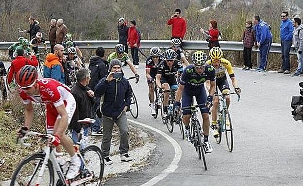 La Vuelta a Andalucía llega este miércoles a Granada: horario, recorrido y calles cortadas