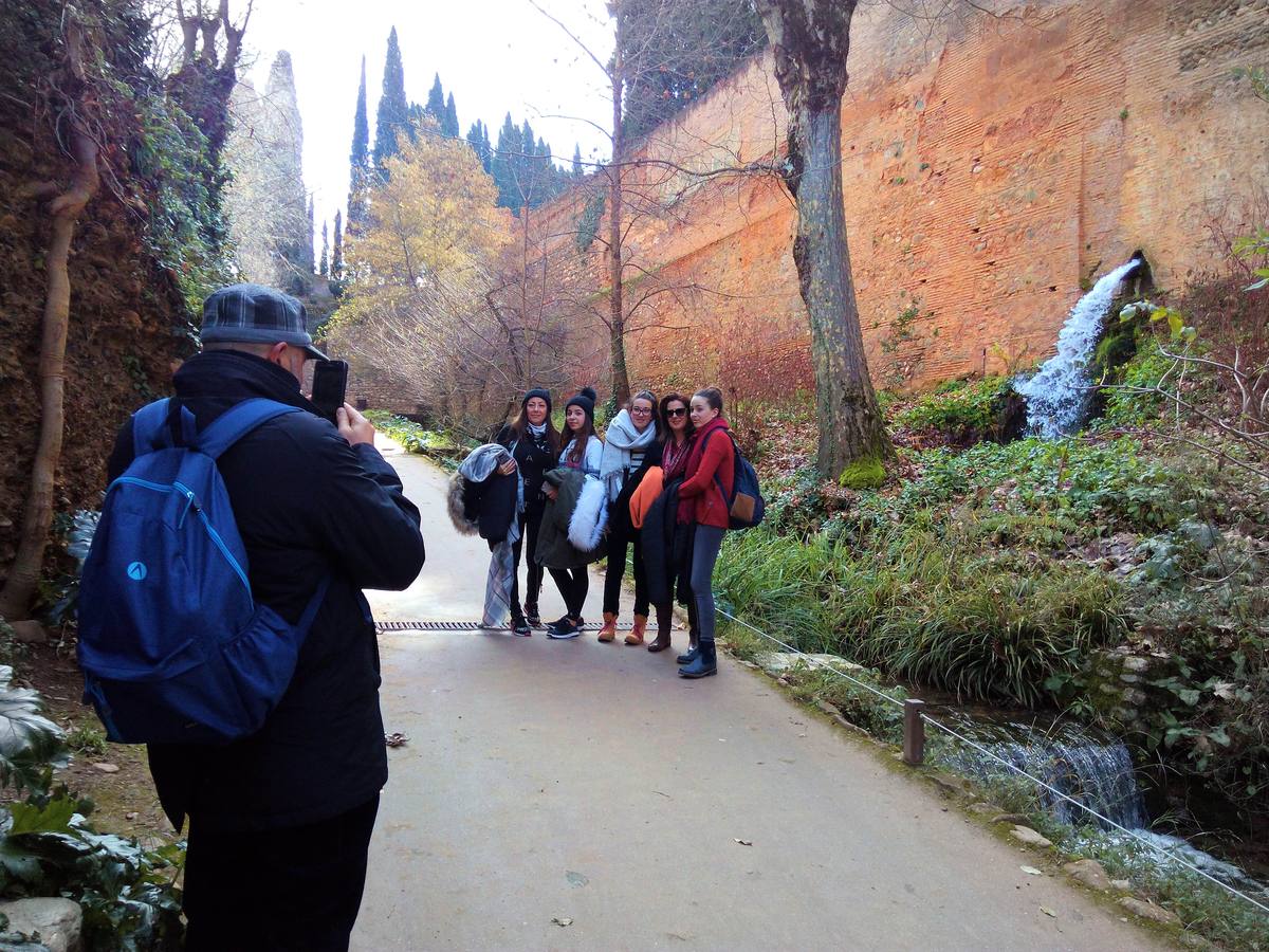 San Valentín es buen momento para paseos románticos junto al Darro, bajo las almenas de la Alhambra, y vivir paisajes para el amor 