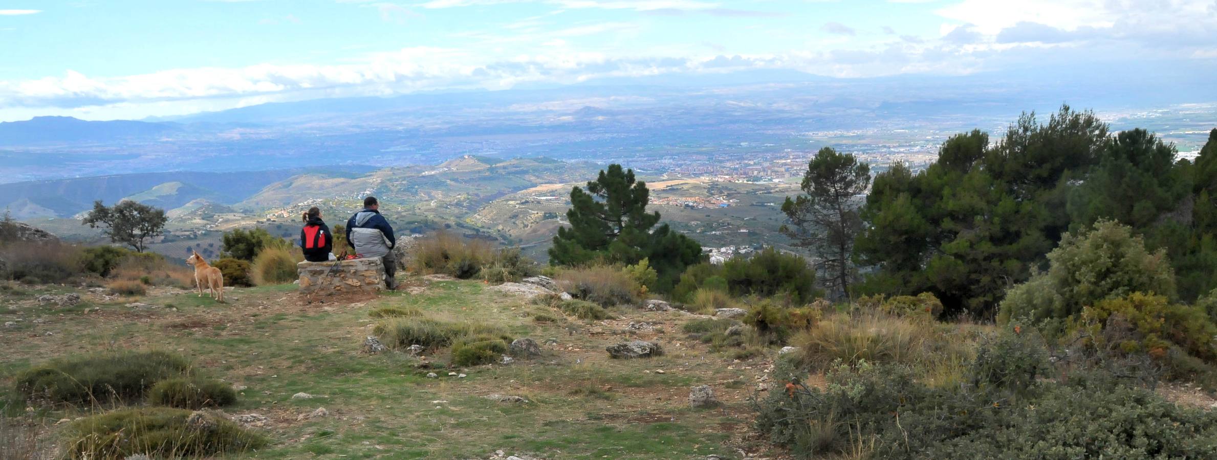 San Valentín es buen momento para paseos románticos junto al Darro, bajo las almenas de la Alhambra, y vivir paisajes para el amor 