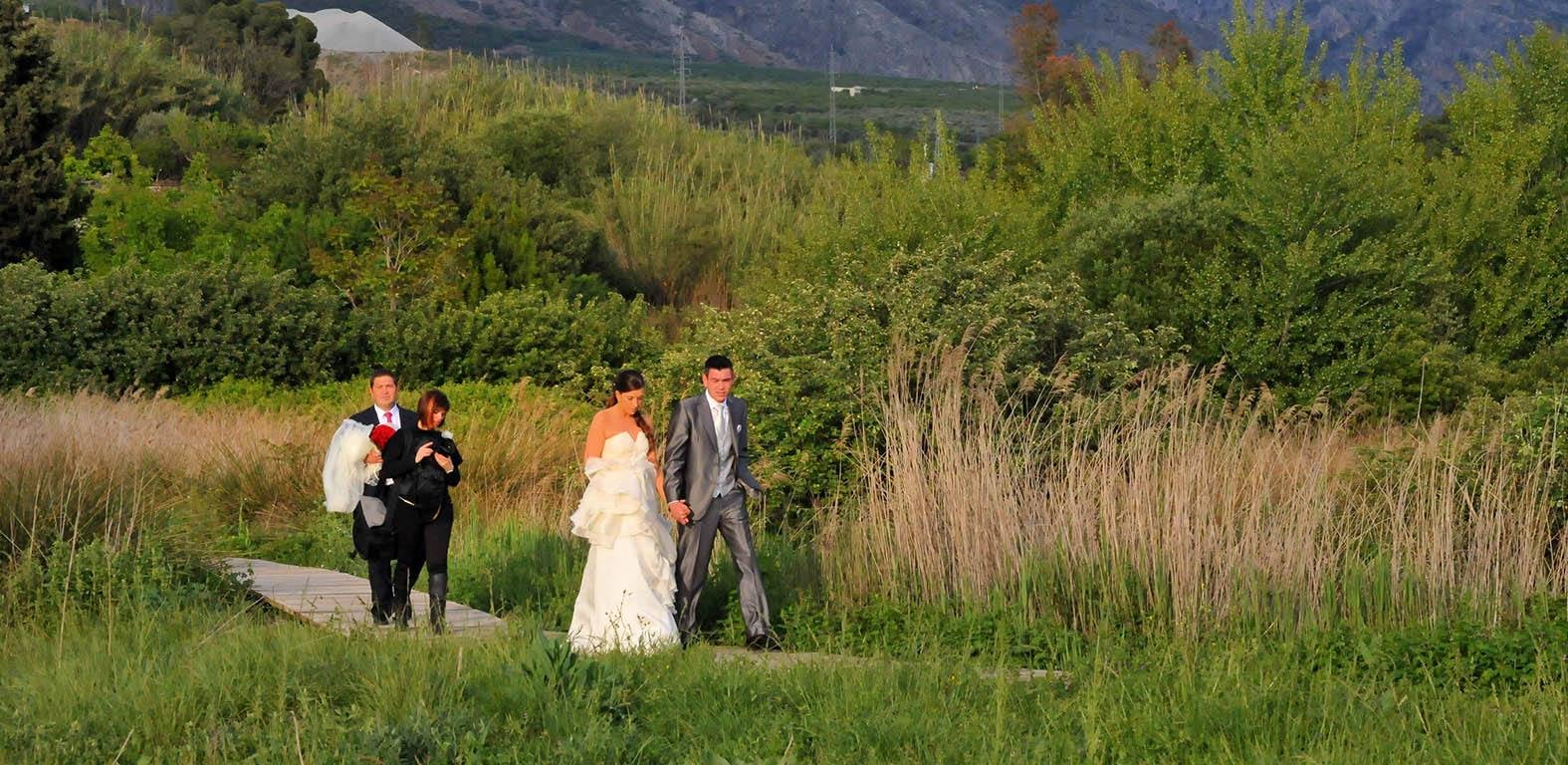 San Valentín es buen momento para paseos románticos junto al Darro, bajo las almenas de la Alhambra, y vivir paisajes para el amor 