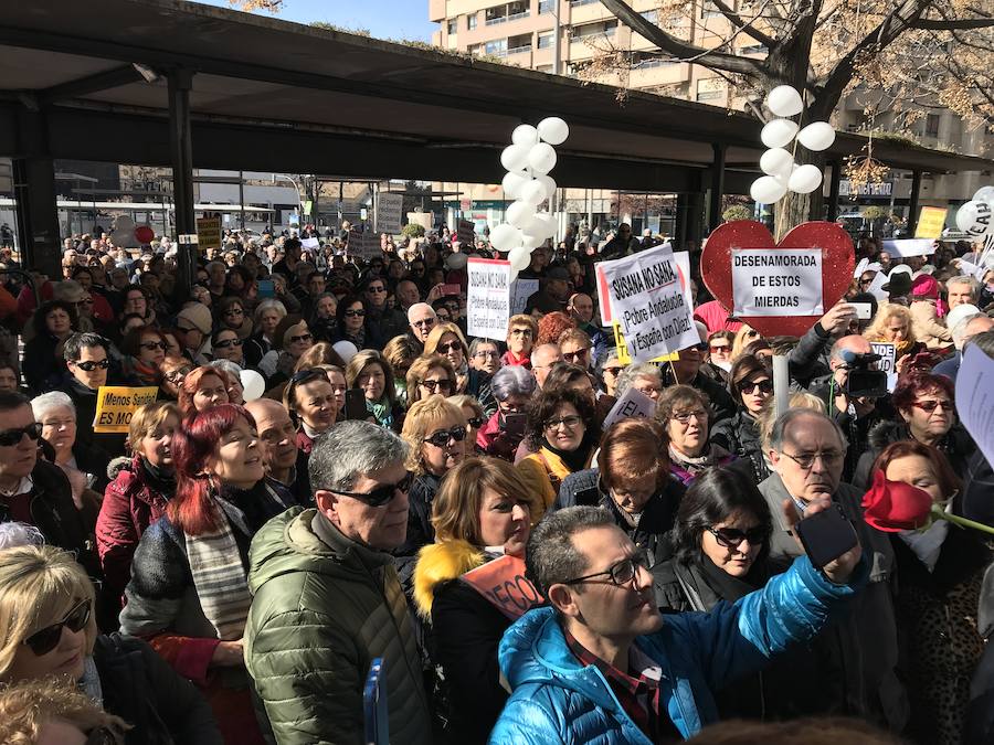 Justicia por la Sanidad ha celebrado esta concentración en la Caleta