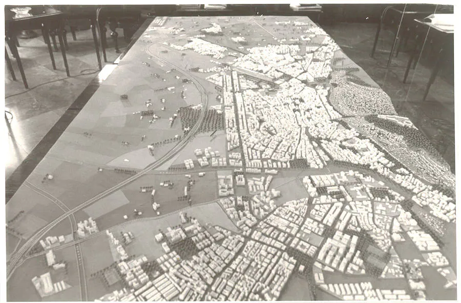 Proyecto de la circunvalación expuesto en el Ayuntamiento de Granada. 18 de diciembre de 1987