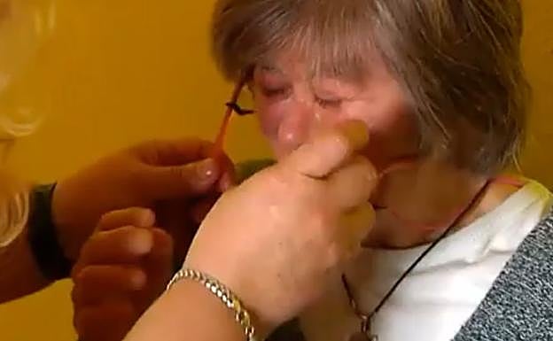 Conmoción por las lágrimas de una mujer con síndrome de Down expulsada de una charla «por mala imagen»