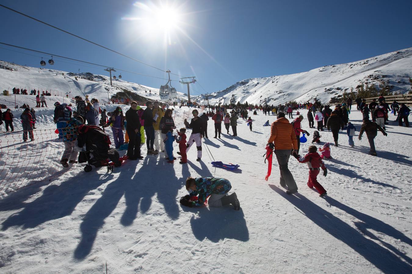 La estación de esquí de Sierra Nevada se encuentra cerrada este sábado por la huelga convocada por los trabajadores del servicios de remontes