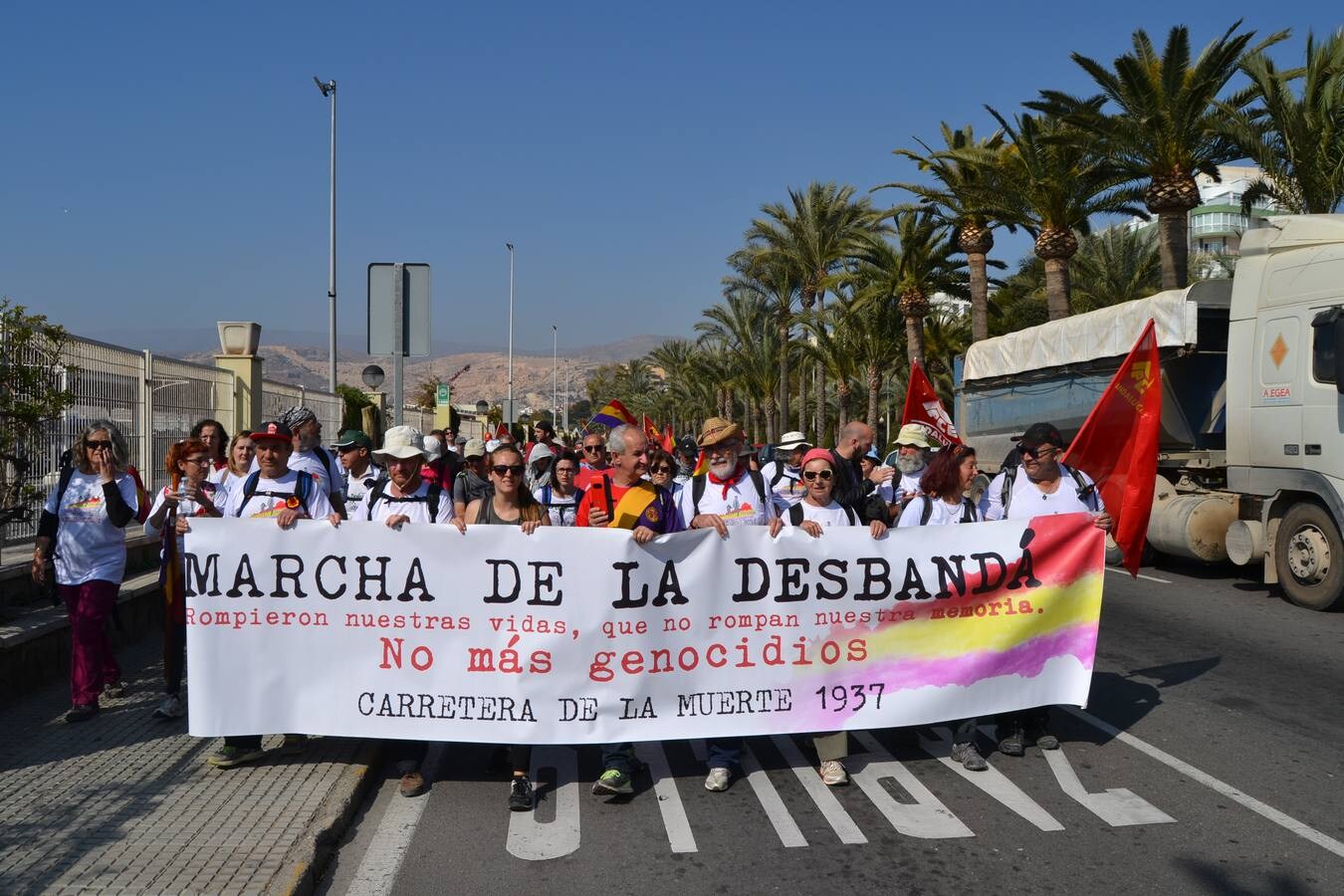 Una marcha iniciada el pasado 7 de febrero en Málaga llega a Almería para rendir homenaje a los fallecidos en el monumento de Mauthausen