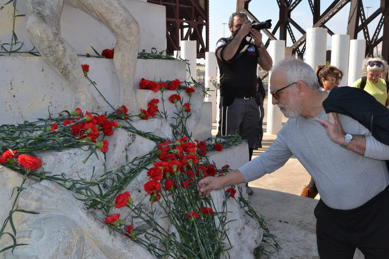 Una marcha iniciada el pasado 7 de febrero en Málaga llega a Almería para rendir homenaje a los fallecidos en el monumento de Mauthausen