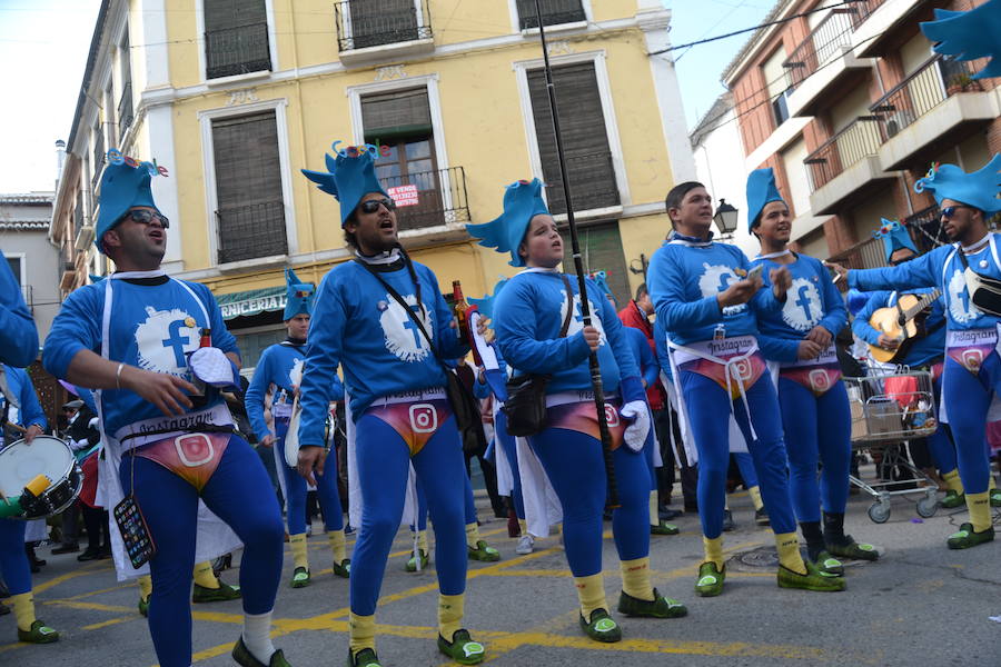 Afortunadamente los pronósticos no se cumplieron y el buen tiempo hizo que los alhameños y visitantes pudieran despedir el Carnaval 2018 con un estupendo ambiente