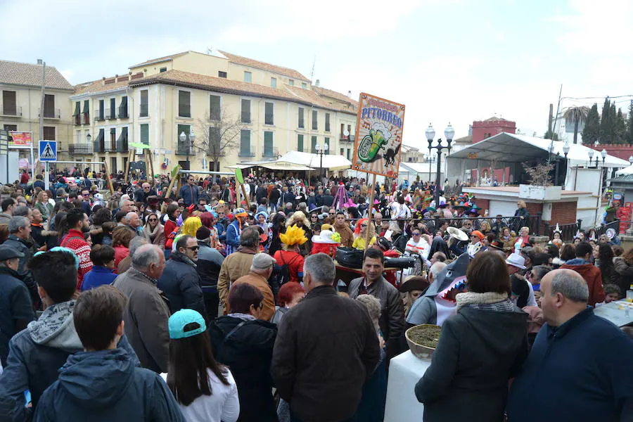 Afortunadamente los pronósticos no se cumplieron y el buen tiempo hizo que los alhameños y visitantes pudieran despedir el Carnaval 2018 con un estupendo ambiente