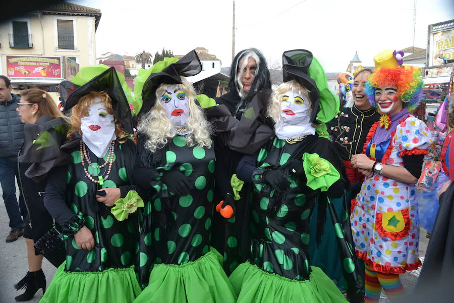 Afortunadamente los pronósticos no se cumplieron y el buen tiempo hizo que los alhameños y visitantes pudieran despedir el Carnaval 2018 con un estupendo ambiente