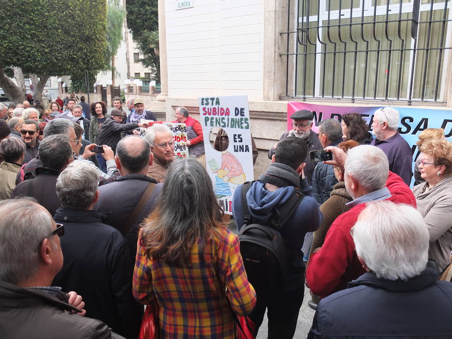 Fotos: Los jubilados se revuelven contra la &#039;microsubida&#039; de las pensiones