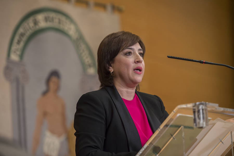 Trece personas e instituciones de Granada reciben la bandera de Andalucía por su trayectoria destacada de manos de la Junta de Andalucía en un acto que congregó a 400 asistentes en el Parque de las Ciencias