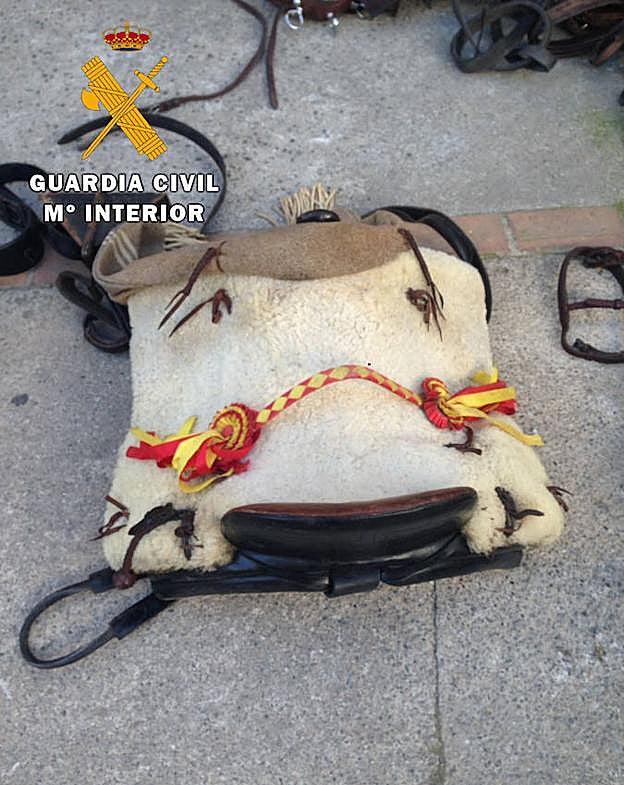 Tres detenidos en Maracena por el robo de aperos para caballos valorados en 73.000 euros