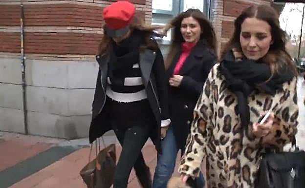 Pillan a Paula Echevarría con un famoso futbolista ex del Madrid