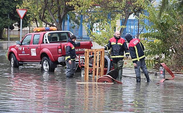 Inundación en la N-340 en Motril.