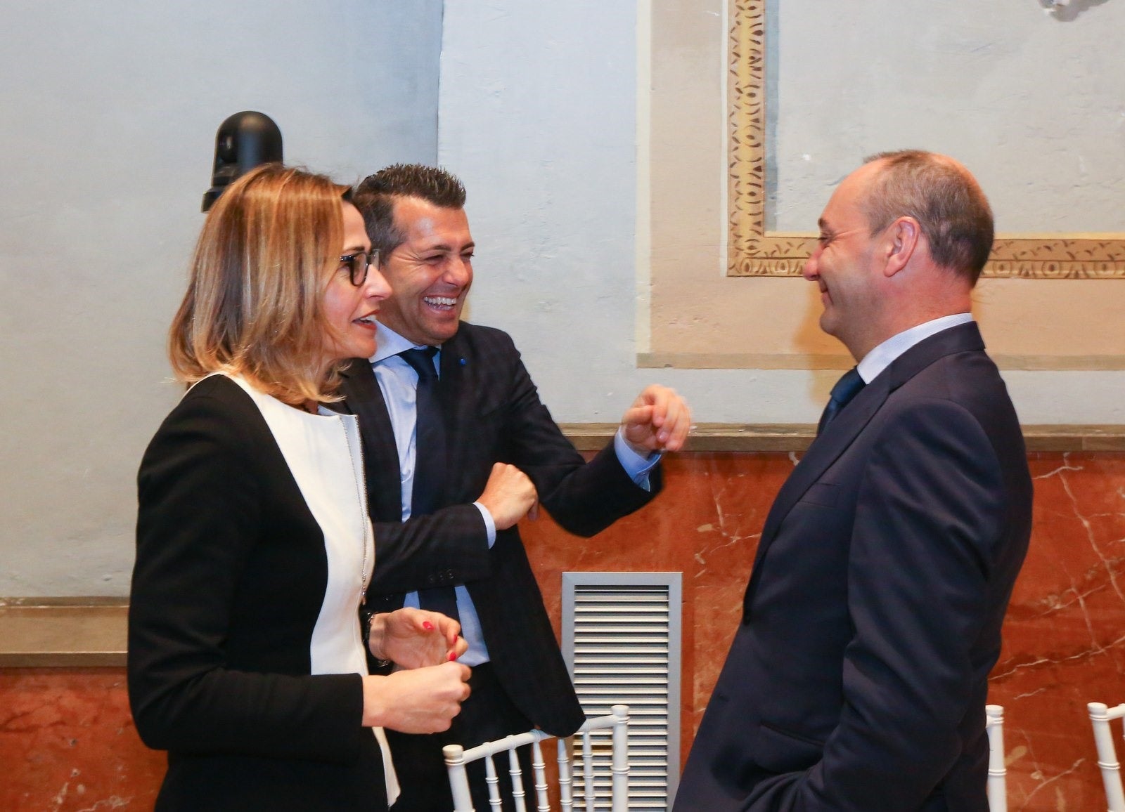El comisario europeo de Acción por el Clima y Energía, Miguel Arias Cañete, interviene en un desayuno informativo organizado por IDEAL con el patrocinio de Endesa