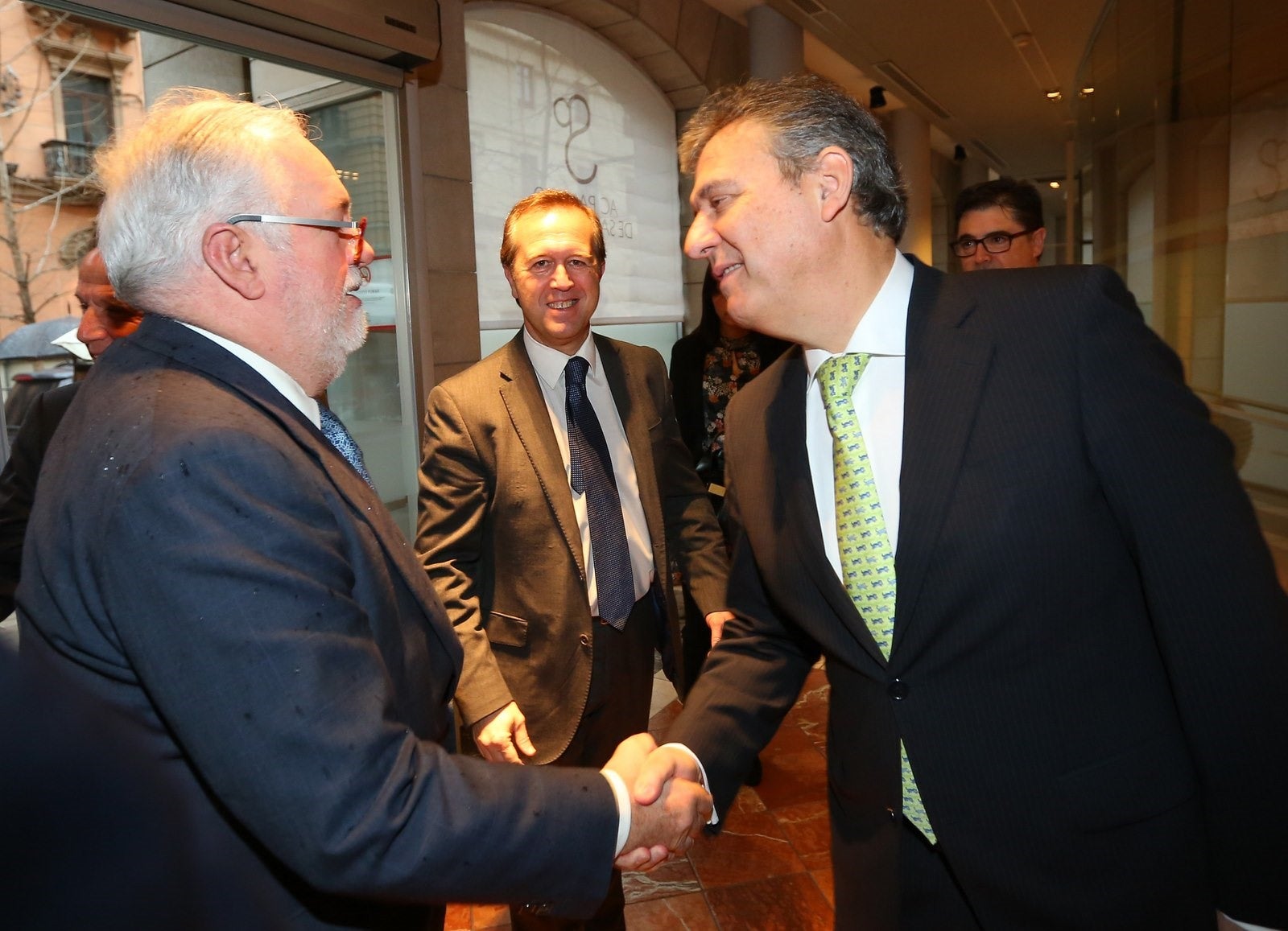 El comisario europeo de Acción por el Clima y Energía, Miguel Arias Cañete, interviene en un desayuno informativo organizado por IDEAL con el patrocinio de Endesa