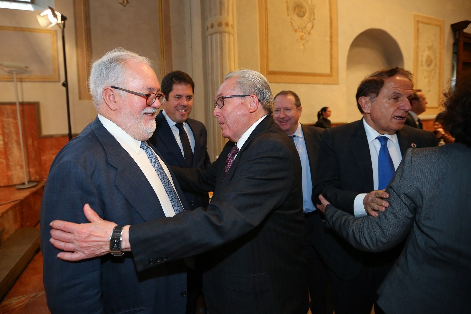 El comisario europeo de Acción por el Clima y Energía, Miguel Arias Cañete, interviene en un desayuno informativo organizado por IDEAL con el patrocinio de Endesa