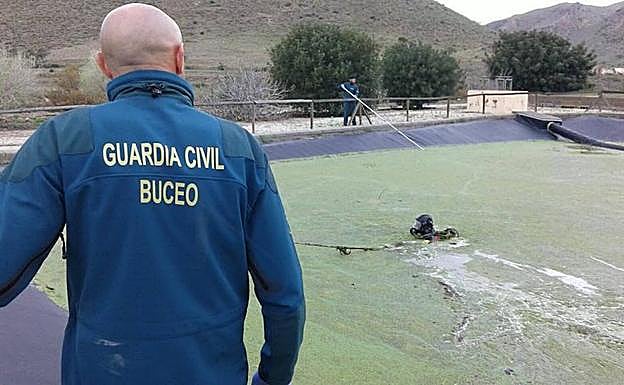 La Guardia Civil no halla más pruebas en la zona donde fue hallada la posible camiseta de Gabriel