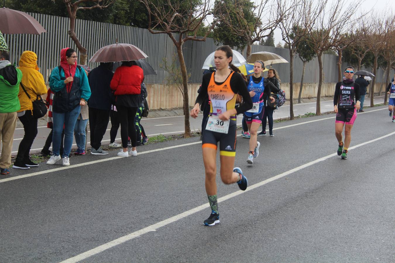 El VII 'Ciudad de Almería' se disputó con la lluvia y el frío como grandes protagonistas