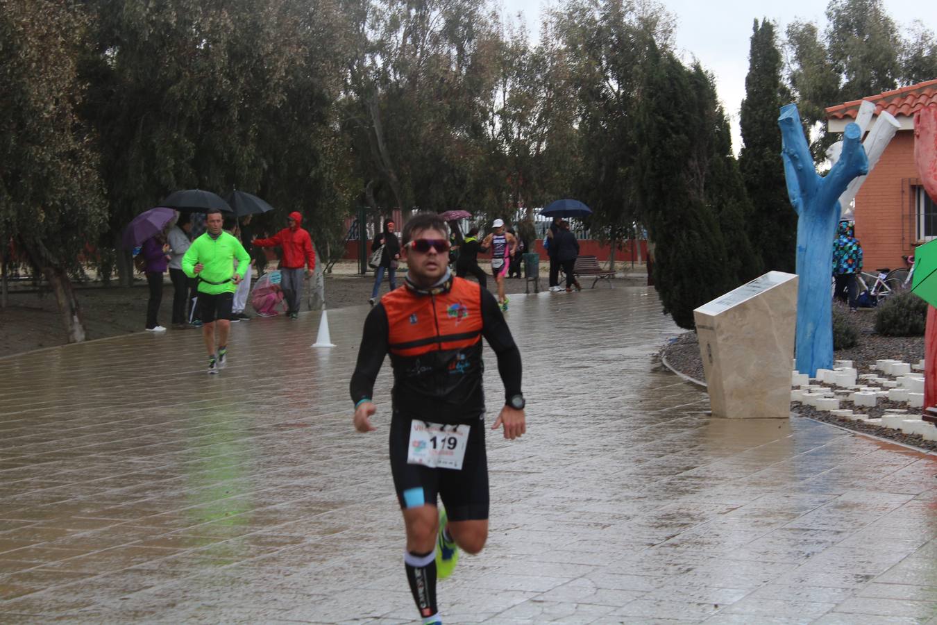 El VII 'Ciudad de Almería' se disputó con la lluvia y el frío como grandes protagonistas
