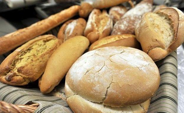 Los panaderos se rebelan: exigen a la RAE retirar el refrán "pan con pan es comida de tontos"