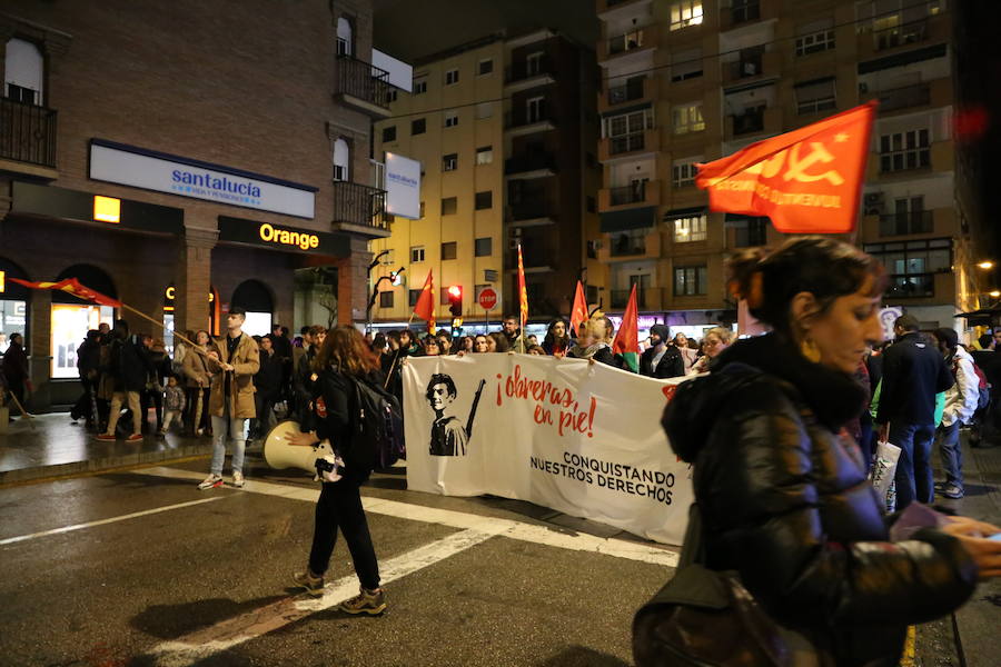Ha sido una manifestación histórica. Más de 30.000 personas según la Policía Local, hasta 100.000 según las organizadoras. ¿Has estado en la marcha feminista del 8M en Granada? Encuéntrate en las fotos. 