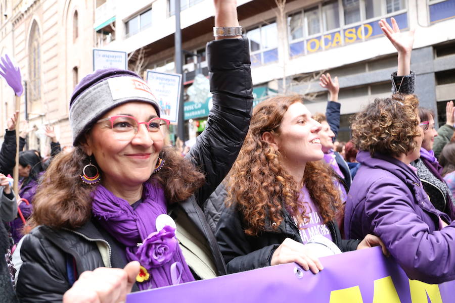 Ha sido una manifestación histórica. Más de 30.000 personas según la Policía Local, hasta 100.000 según las organizadoras. ¿Has estado en la marcha feminista del 8M en Granada? Encuéntrate en las fotos. 