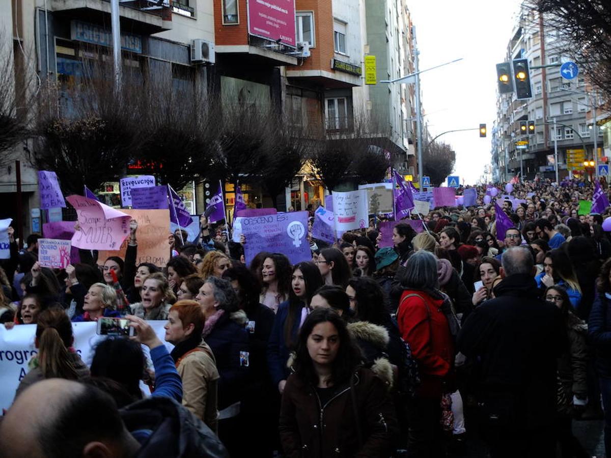 Así ha transcurrido la manifestación por el Día de la Mujer en Jaén