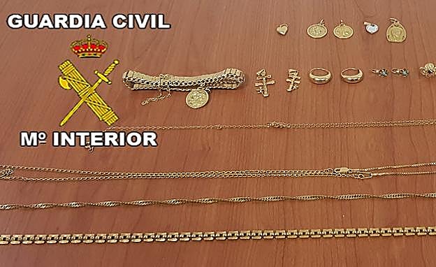 Robaron joyas en una casa de Huelma haciéndose pasar por trabajadores de Dependencia
