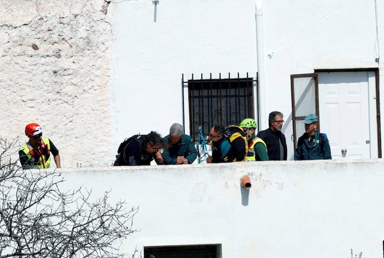 Una jornada más sobre las 7.30 horas el puesto de mando avanzado ha reanudado las labores de rastreo con la participación de 142 profesionales y especialistas de emergencias intensifican la búsqueda en el radio más cercano al punto donde fue visto por última vez el menor