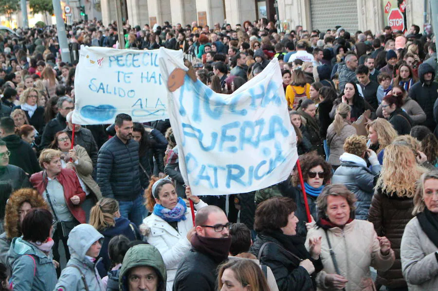 La Puerta de Purchena se volvió a abarrotar, en esta ocasión, para mostrar su dolor y pesar por la muerte de Gabriel Cruz