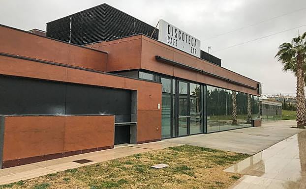 El dueño de la discoteca del Serrallo pide 2 años de cárcel para el promotor por delito urbanístico