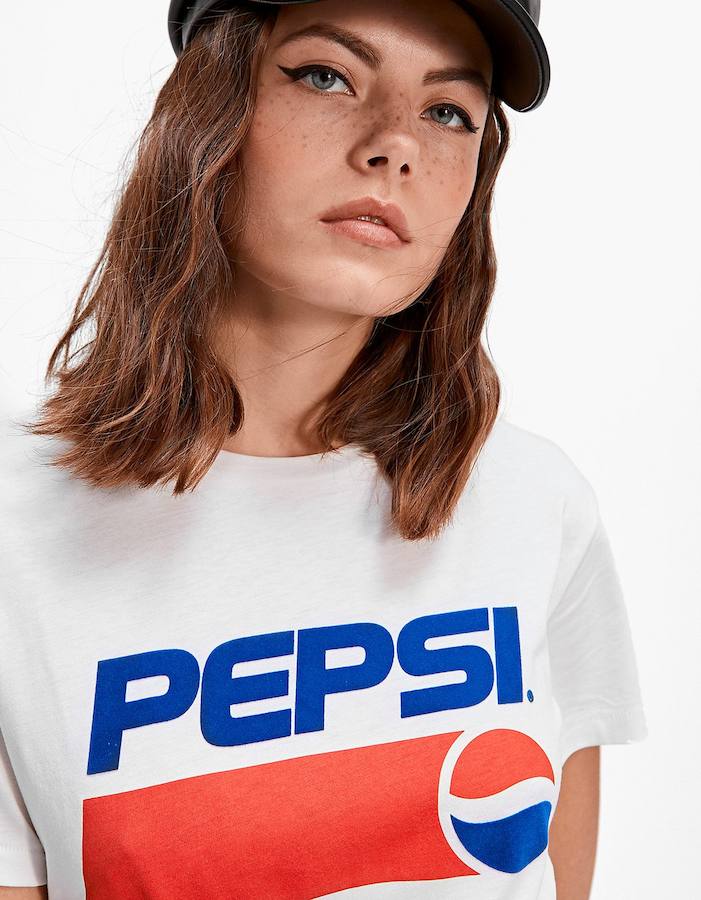 Fotos: El guiño de Stradivarius a Pepsi y 7up que convertirá tres prendas en virales en la nueva temporada