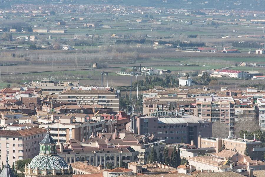 Las zonas altas de la capital son unos de los lugares preferidos de los turistas para descubrir en todo su explendor la belleza que entraña cada rincón del territorio nazarí
