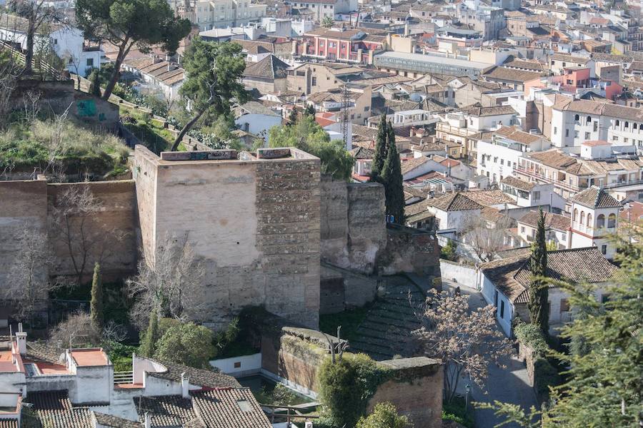 Las zonas altas de la capital son unos de los lugares preferidos de los turistas para descubrir en todo su explendor la belleza que entraña cada rincón del territorio nazarí