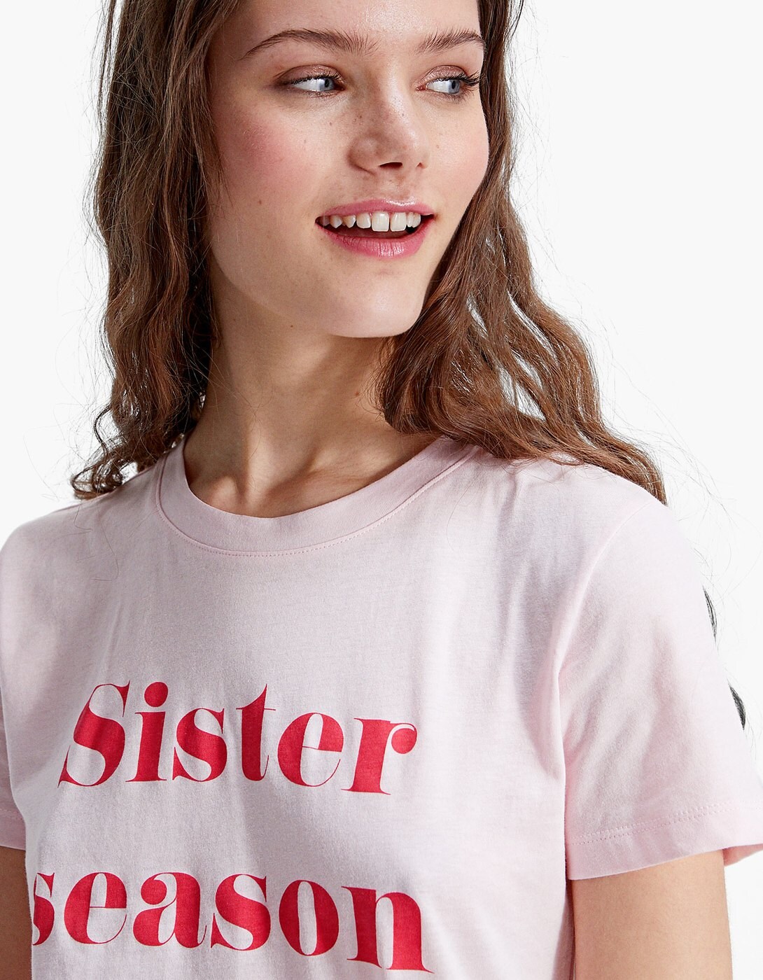 Fotos: Así es la camiseta &#039;sister&#039; de Stradivrius