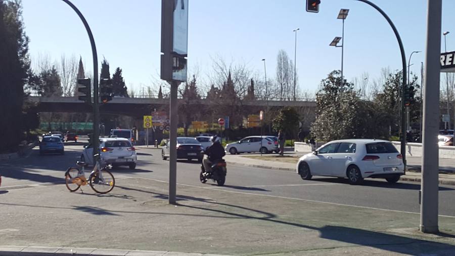 Uno de estos vehículos lleva casi tres semanas anclado en el mismo punto