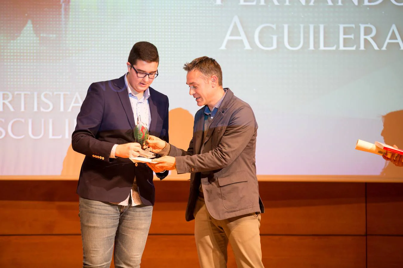 La Asociación Española de la Prensa Deportiva en Granada coronó anoche en el Auditorio de Caja Rural a los mejores atletas del 2017