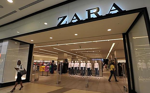 La extraña camiseta de Zara que está arrasando por su diseño surrealista