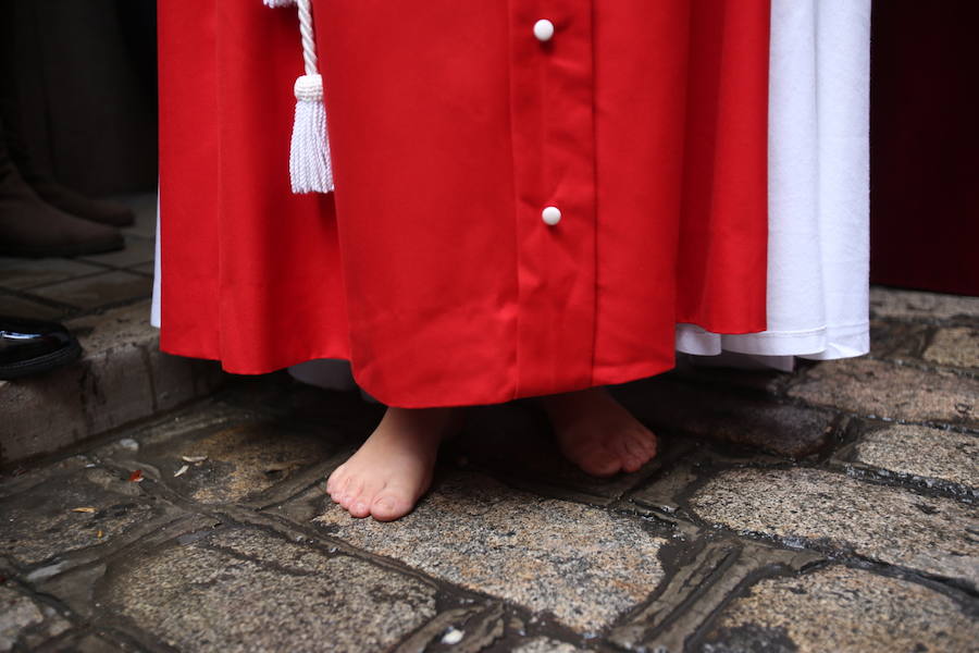 La hermandad de la Santa Cena ha retrasado este Domingo de Ramos su salida para finalmente procesionar desde las 19.00 horas 