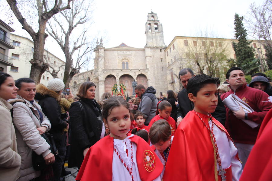 La hermandad de la Santa Cena ha retrasado este Domingo de Ramos su salida para finalmente procesionar desde las 19.00 horas 