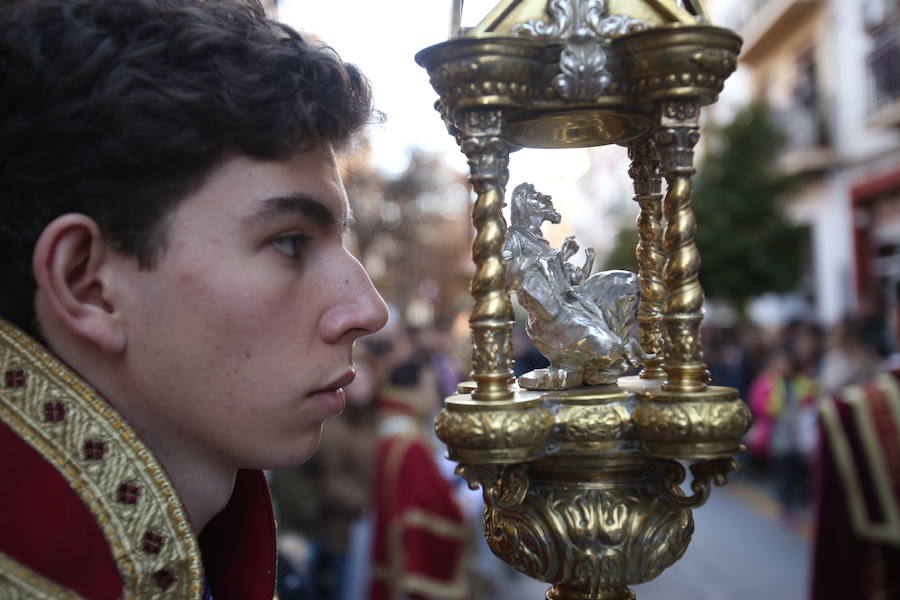 Los pasos de Jesús en el Huerto de los Olivos y María Santísima de la Amargura Coronada han salido de la calle Santiago y buscar la carrera oficial para luego vivir uno de los regresos que mayor número de personas congrega cada año