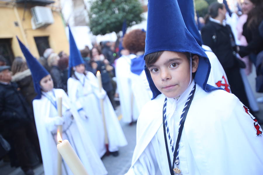 Los pasos de Jesús en el Huerto de los Olivos y María Santísima de la Amargura Coronada han salido de la calle Santiago y buscar la carrera oficial para luego vivir uno de los regresos que mayor número de personas congrega cada año