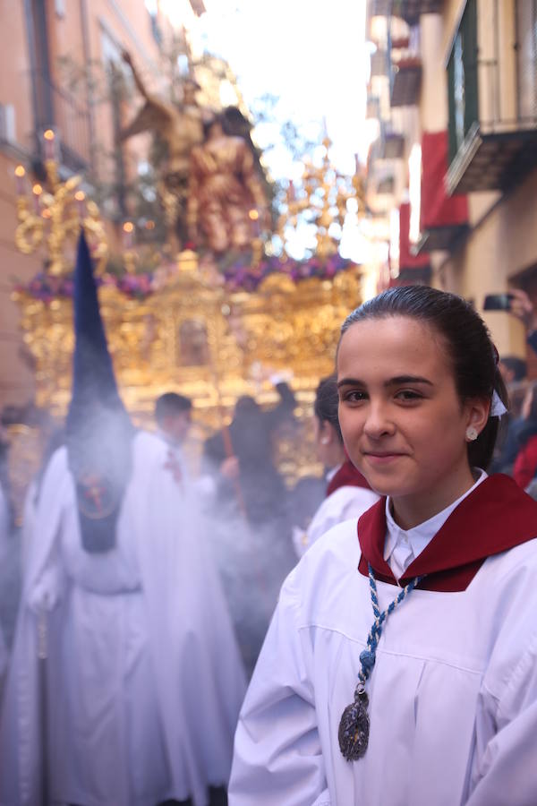 Los pasos de Jesús en el Huerto de los Olivos y María Santísima de la Amargura Coronada han salido de la calle Santiago y buscar la carrera oficial para luego vivir uno de los regresos que mayor número de personas congrega cada año