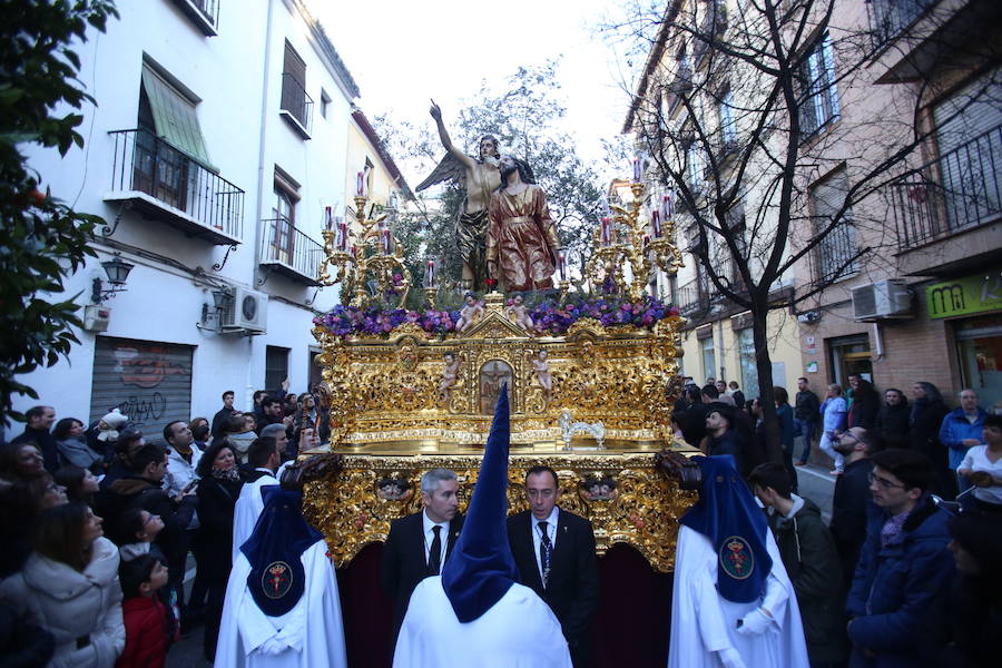 Los pasos de Jesús en el Huerto de los Olivos y María Santísima de la Amargura Coronada han salido de la calle Santiago y buscar la carrera oficial para luego vivir uno de los regresos que mayor número de personas congrega cada año