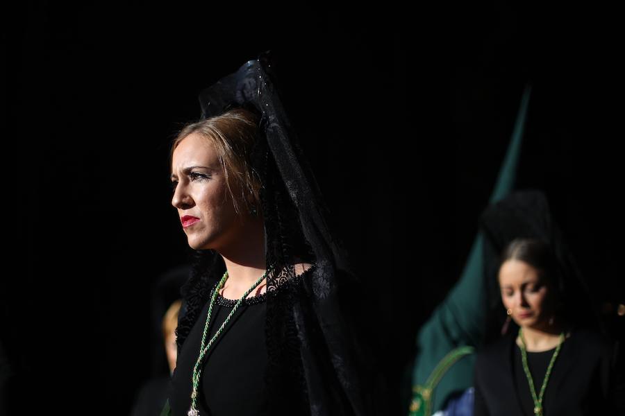 La Real Hermandad y Cofradía de Nazarenos de Nuestro Padre Jesús del Gran Poder y Nuestra Señora de La Esperanza por las calles de la ciudad.