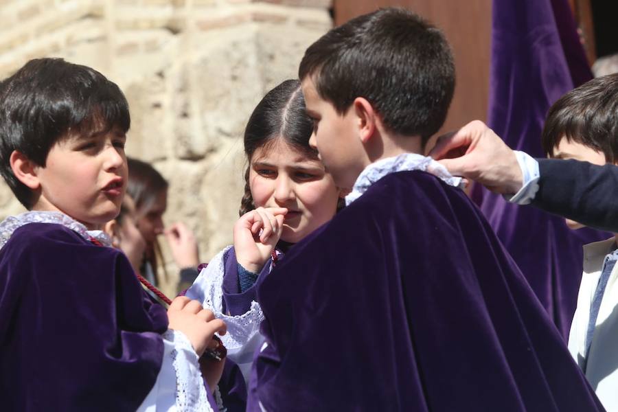 La Real Hermandad del Santo Via-Crucis, cofradía de Nazarenos de Nuestro Padre Jesús de la Amargura, María Santísima de las Lágrimas y Nuestra Señora de los reyes.