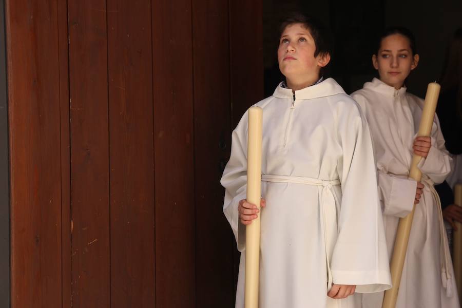 La Real Hermandad del Santo Via-Crucis, cofradía de Nazarenos de Nuestro Padre Jesús de la Amargura, María Santísima de las Lágrimas y Nuestra Señora de los reyes.