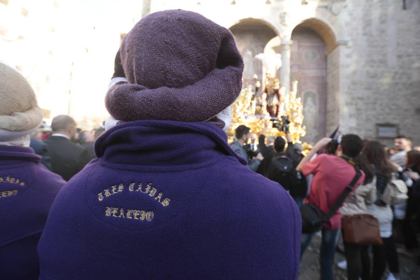 El blanco y el morado rinden tributo a Nuestro Padre Jesús de las Tres Caídas y Nuestra Señora del Rosario