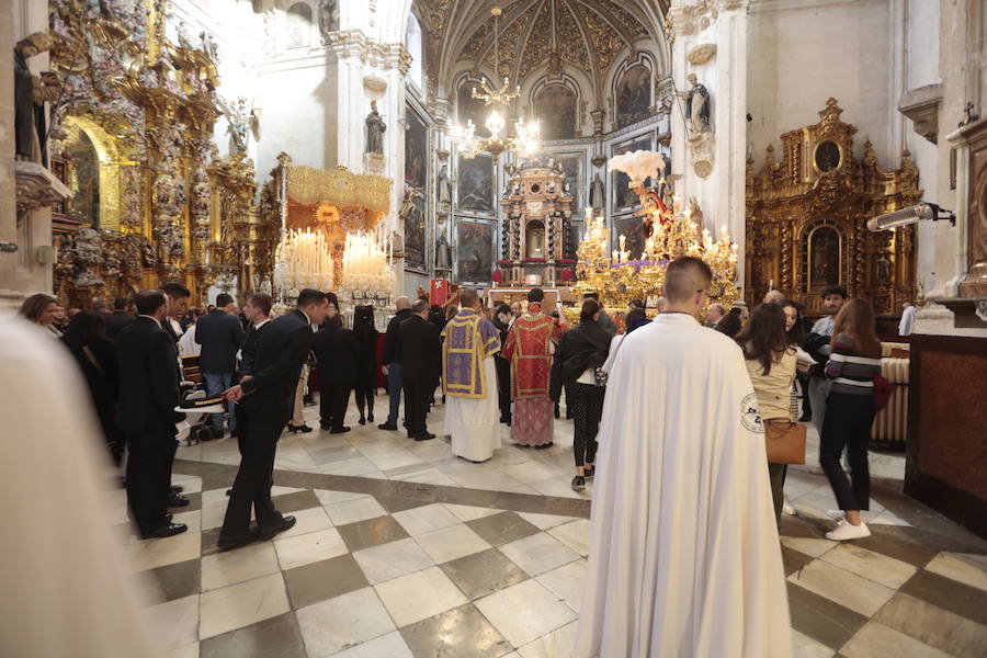 El blanco y el morado rinden tributo a Nuestro Padre Jesús de las Tres Caídas y Nuestra Señora del Rosario